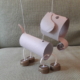 Hund Marionette aus Klopapierrollen